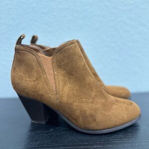 Pierre Dumas Tan Suede Ankle Booties